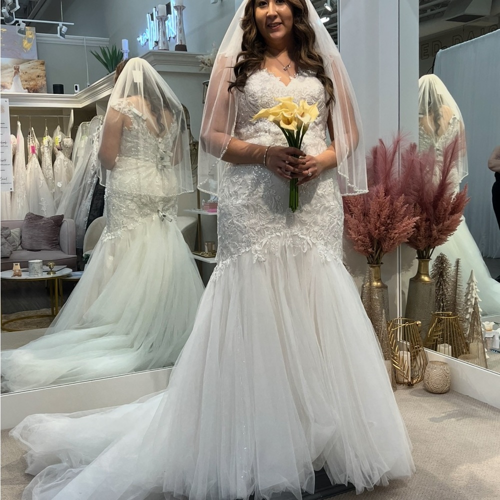 Stella York White Lace Wedding Dress size 20